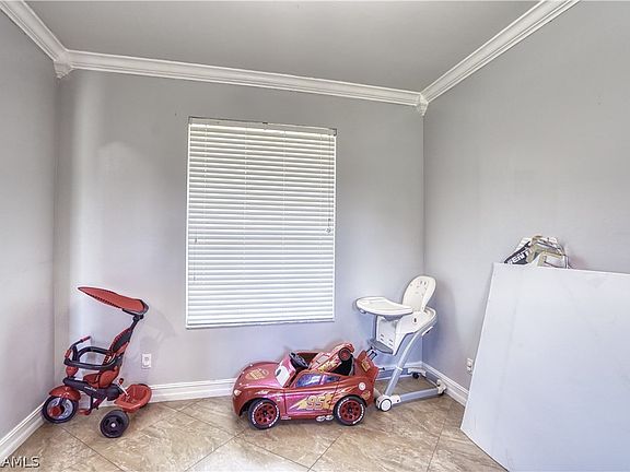 5th image of 955 Graystone Ave