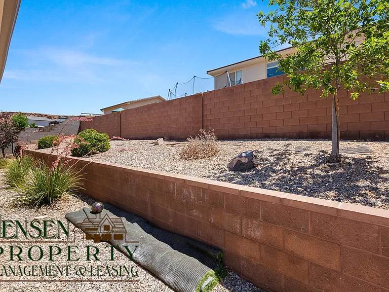 3252 E Tanoak Dr — Photo 35