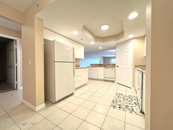 5th image of 8951 Lake Dr APT 302