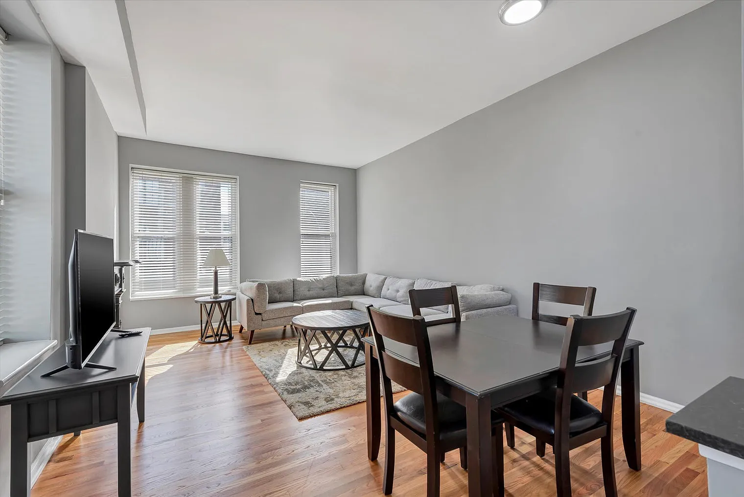 3 bed, 2.0 bath, 1593 sqft, $3,975 — Photo 3