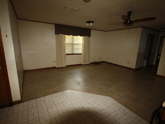 3rd image of 211 N Jones St