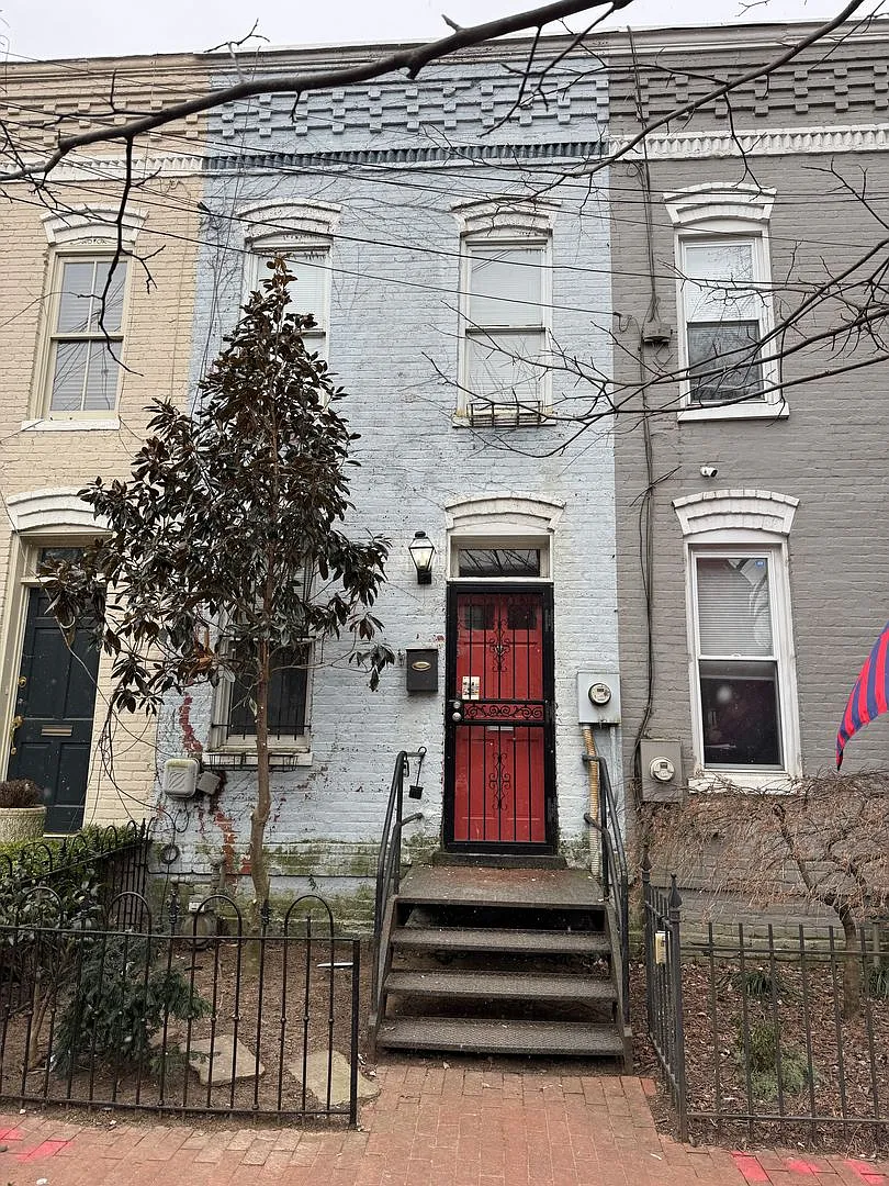 1205 C St SE photo 1