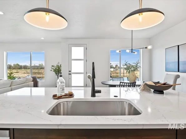 755 S Calhoun Ln, Star, ID 83669