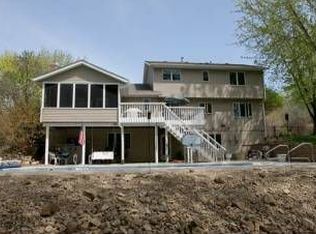 1409 Muir Ln, Burnsville, MN 55337