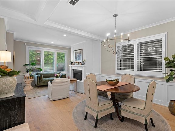 3rd image of 1922 W Belmont Ave #1