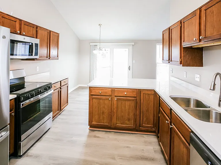 8291 Ontario Ln — Photo 7