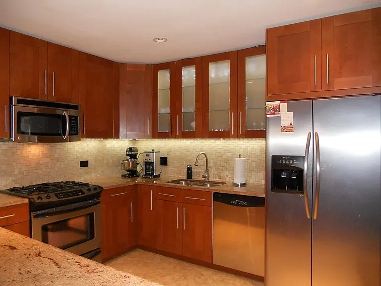 1401 W Euclid Ave — Photo 4
