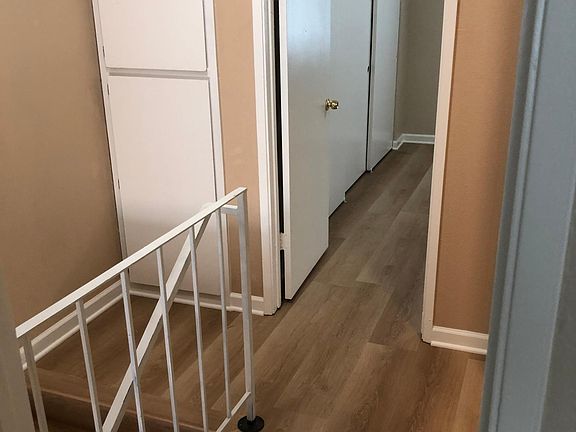 4th image of 837 E San Antonio St