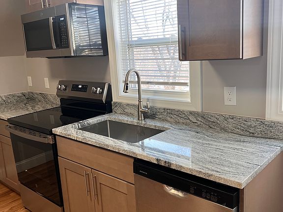 4th image of 17 Barnard Rd #3