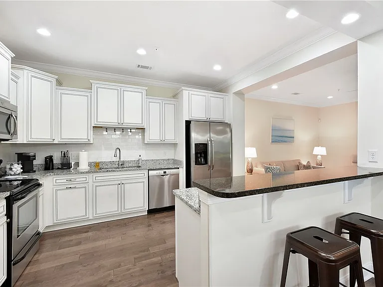 510 Mariners Cir — Photo 8