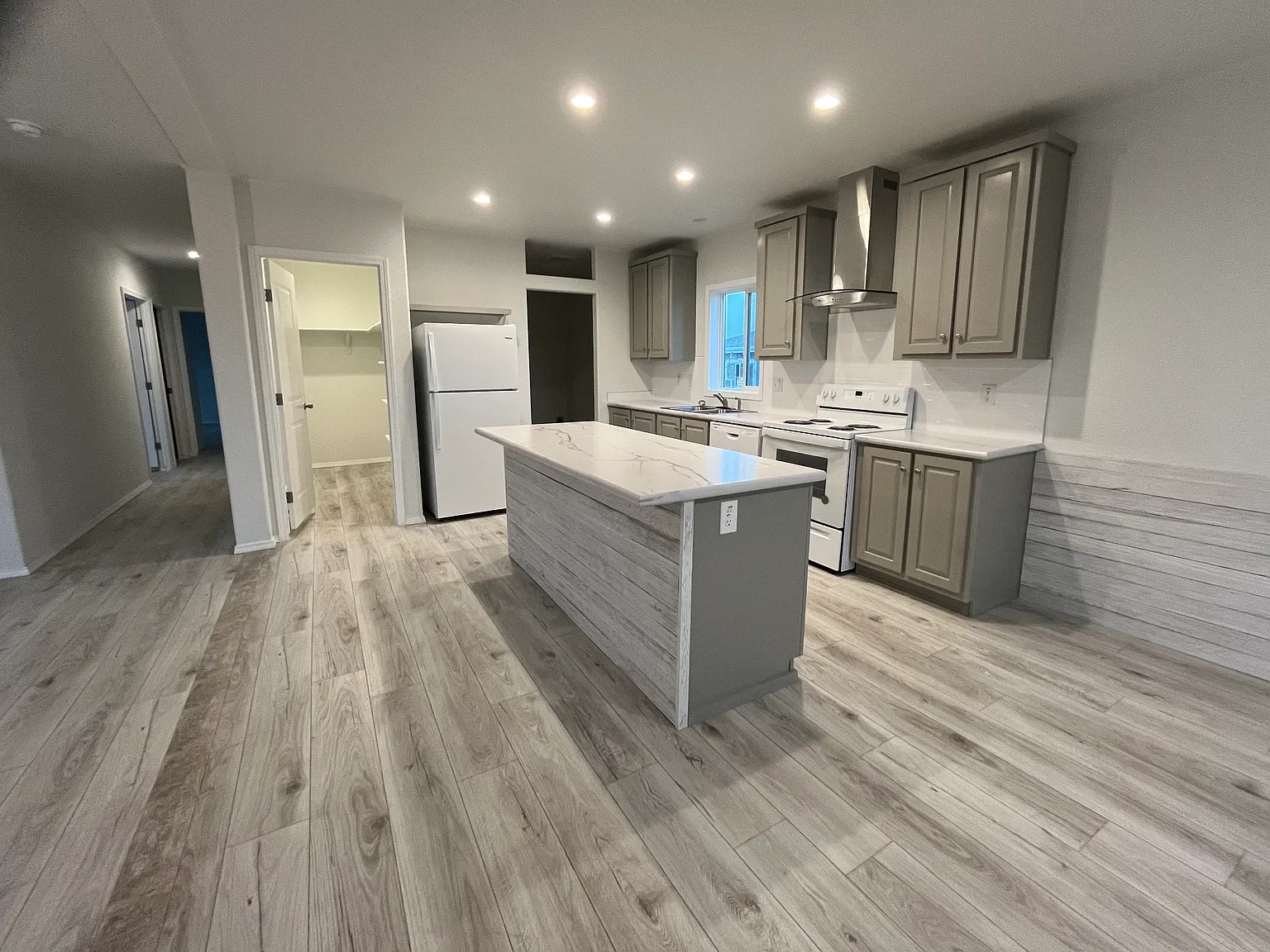 3 bed, 1600 sqft, $1,750 — Photo 2