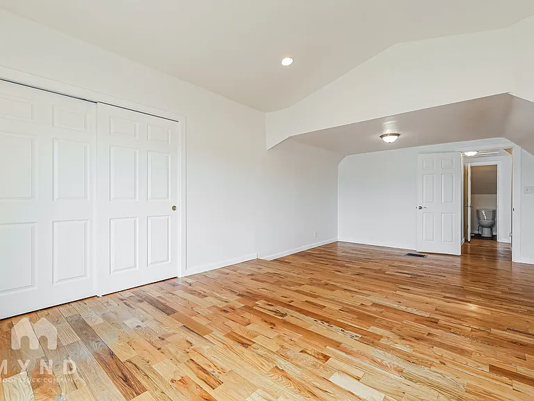 2426 S Acoma St — Photo 11
