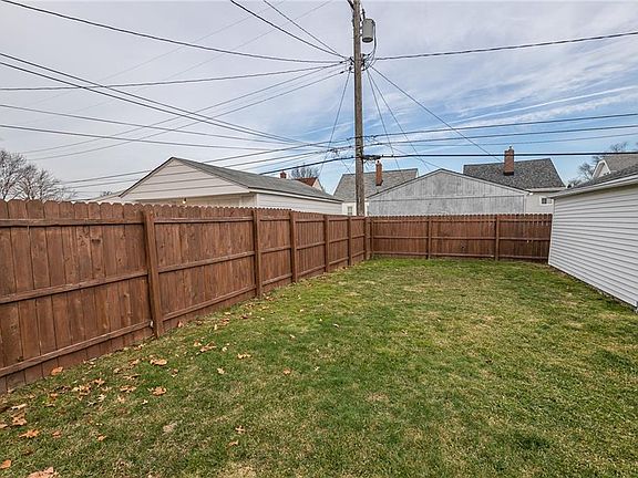 4th image of 7514 Dorothy Ave