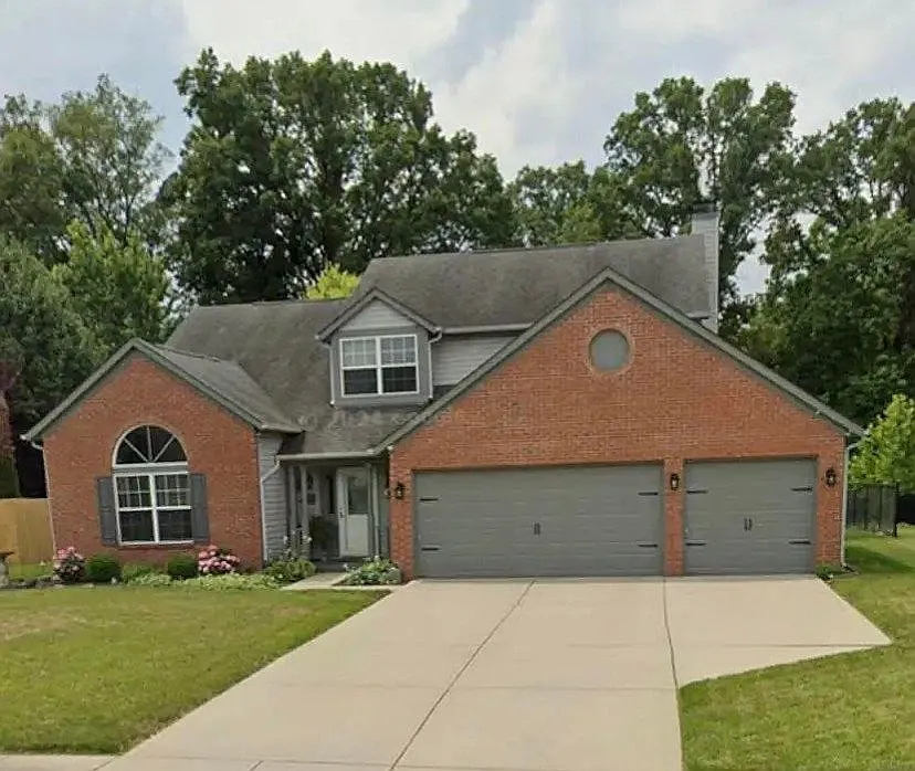 8635 Eagles Nest Dr photo 1