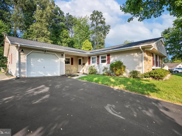 4005 Woodhaven Ln, Bowie, MD 20715