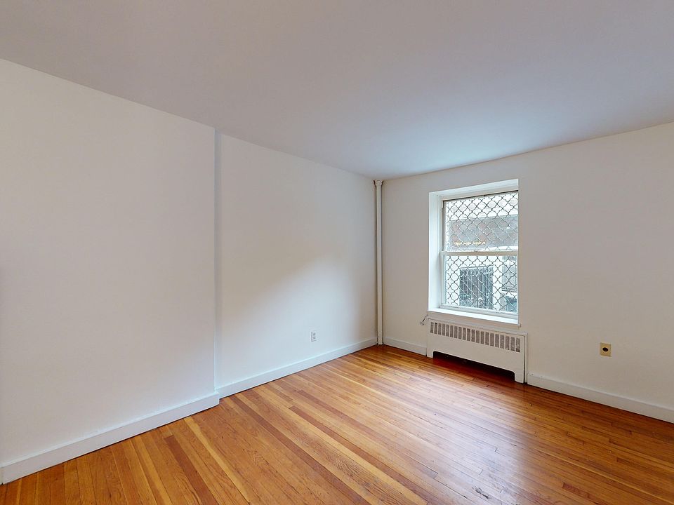 2nd image of 208 E 32nd St APT 1A