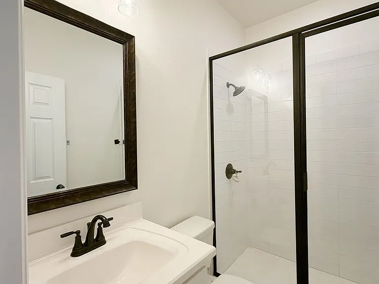 525 Holstein Dr — Photo 11