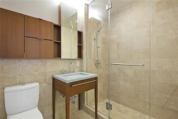 Sold by R New York | media 26