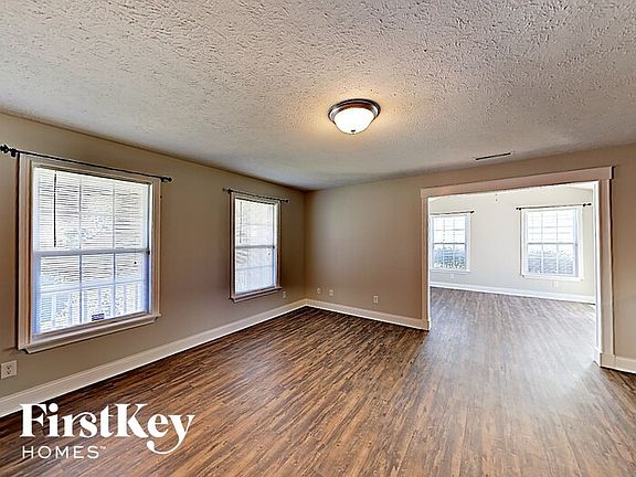 5th image of 743 Hawthorne Ln
