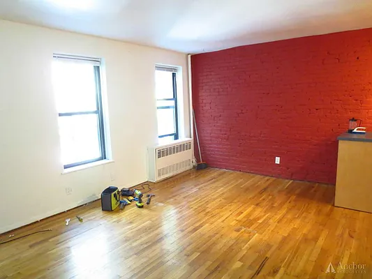 Rented by Anchor Associates | media 36