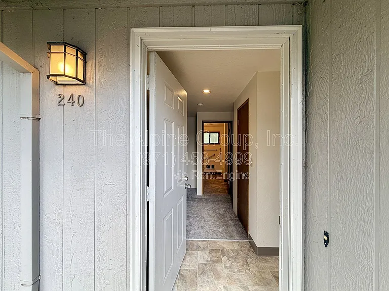240 NE 143rd Ave — Photo 2