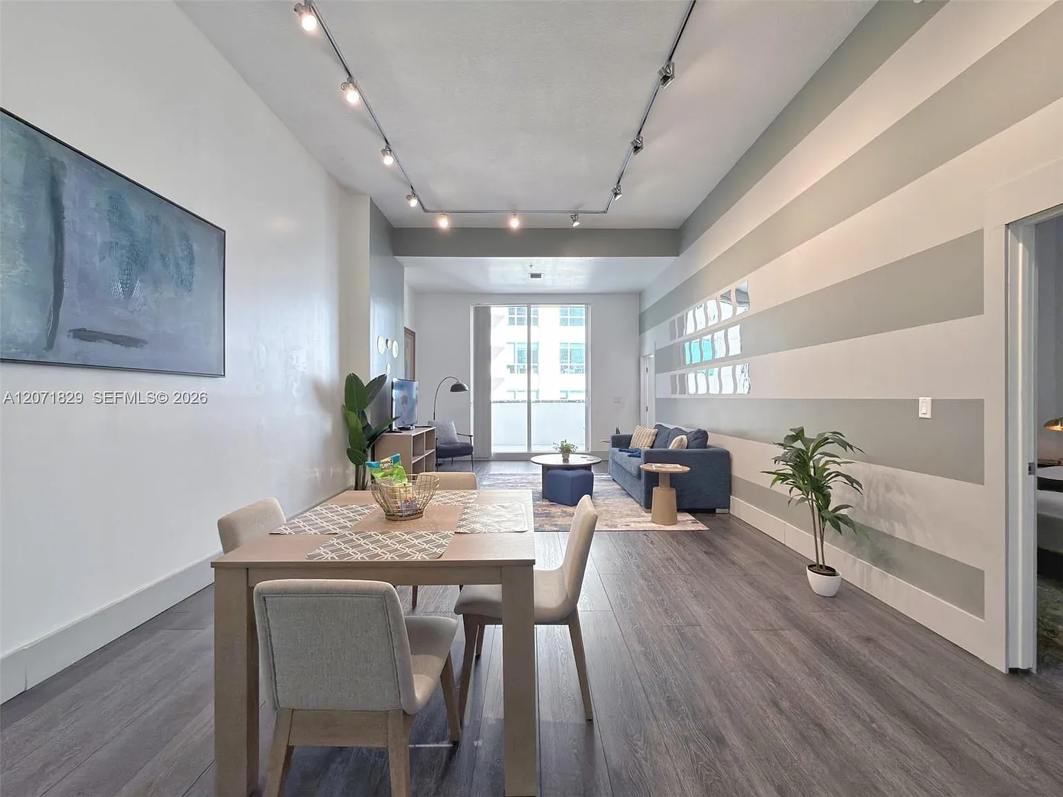 2 bed, 1072 sqft, $4,500 — Photo 4