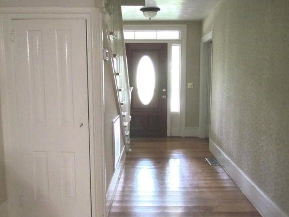 Foyer.