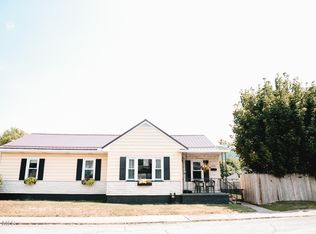 2002 Riddle Ave, Tyrone, PA 16686