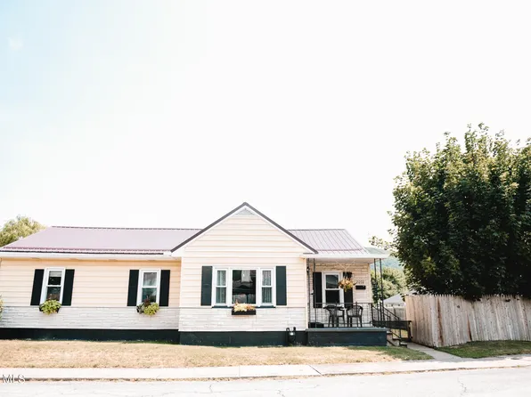 2002 Riddle Ave, Tyrone, PA 16686