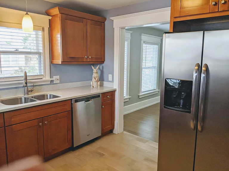 547 E Julian St — Photo 7