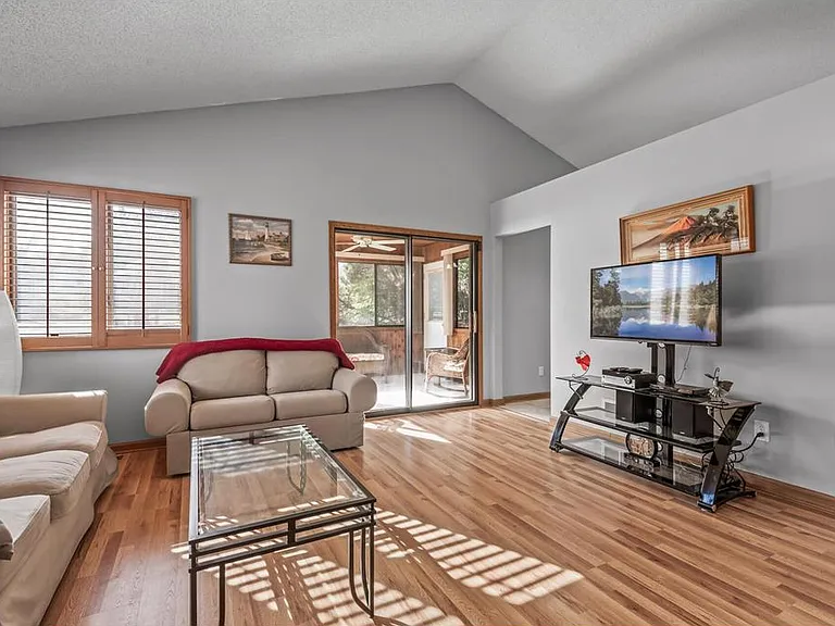 13504 Parkwood Dr — Photo 10