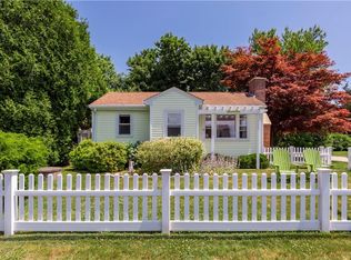 10 Thomas St, Charlestown, RI 02813