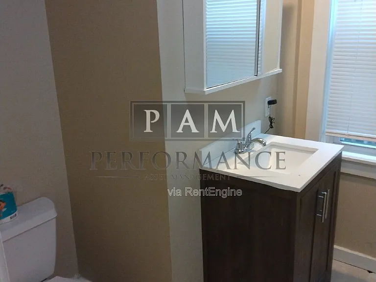 1521 N Jefferson St — Photo 10