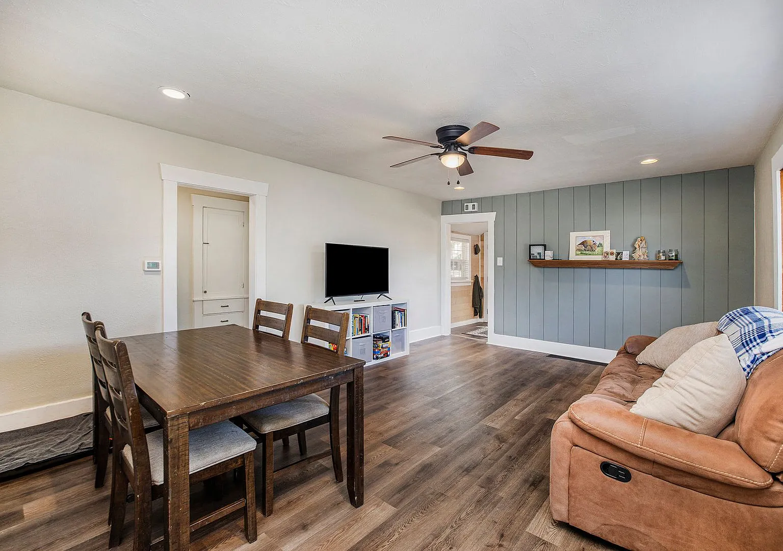 Charming 4Bed/2Bath with Huge Backyard — Photo 4