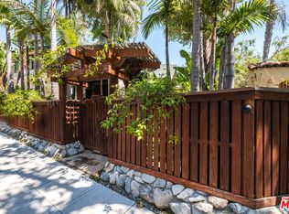 454 E Rustic Rd, Santa Monica, CA 90402