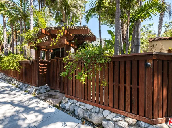 454 E Rustic Rd, Santa Monica, CA 90402