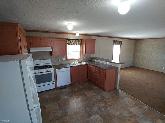 3rd image of 65 Saint George Dr
