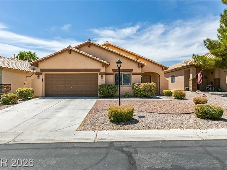 8111 Desert Cloud Ave — Photo 1
