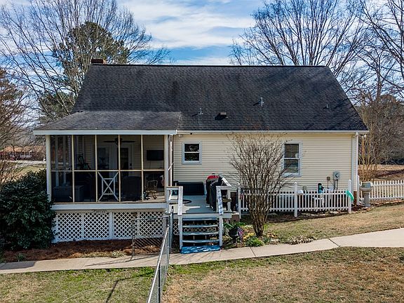 4th image of 1315 Marshall Rd