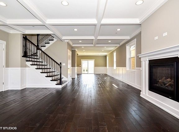 4th image of 4019 N Oketo Ave