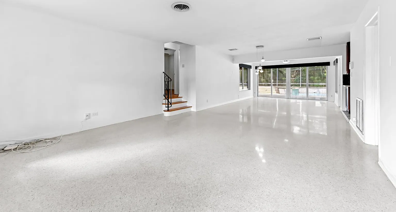 3 bed, 2.0 bath, 1545 sqft, $4,750 — Photo 3