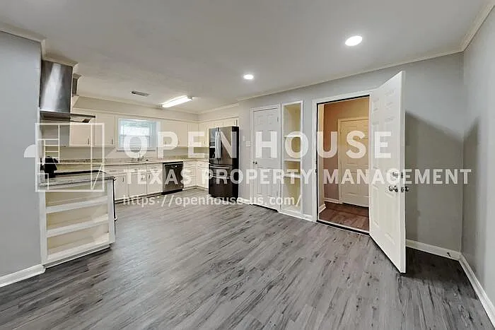3302 Long Shadows St — Photo 6