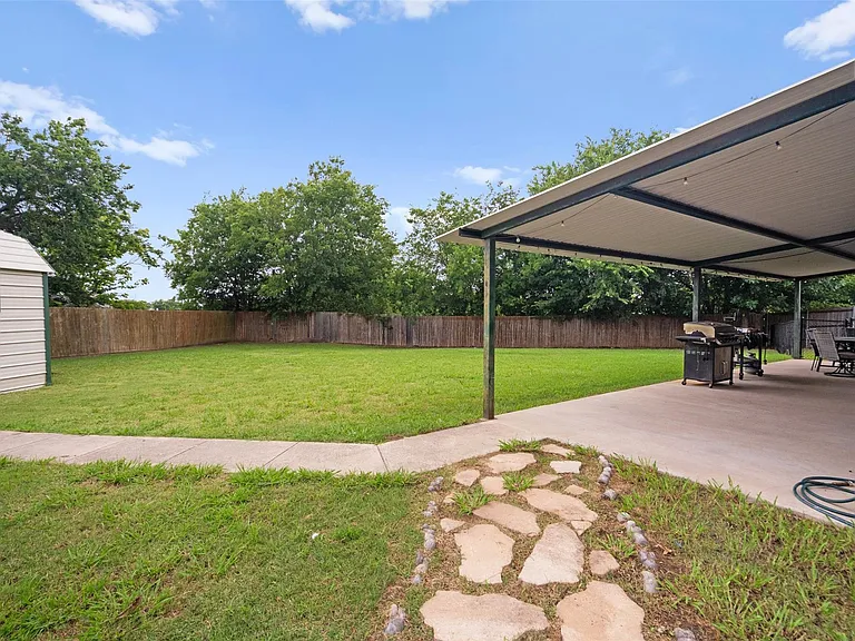 921 Zoe St — Photo 38