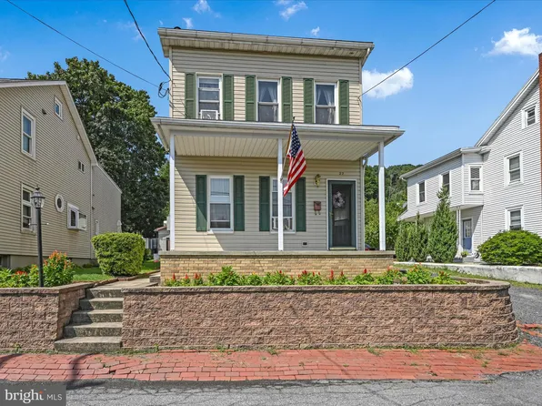 27 Grove St, Cressona, PA 17929
