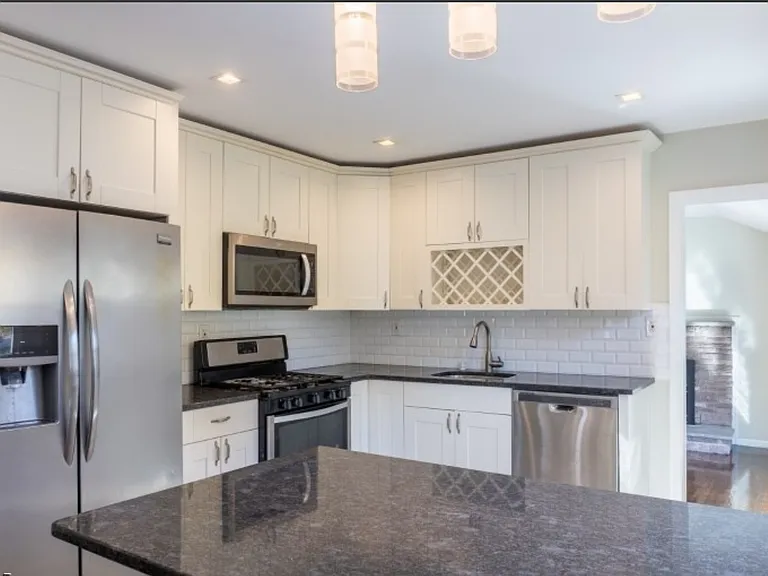 425 Dermody St #6C — Photo 2