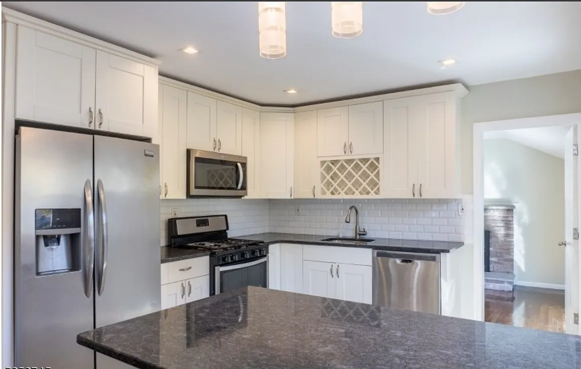 Building Photo - 425 Dermody St #6C