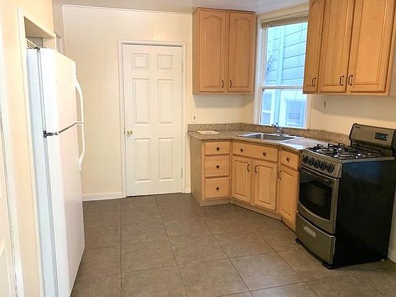 4th image of 322 Parnassus Ave APT 1
