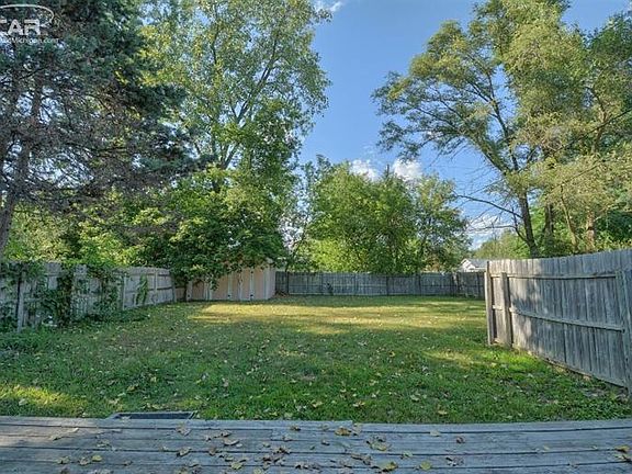 4th image of 1692 Michael St