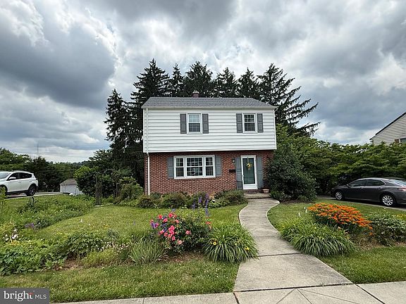 2nd image of 1206 Longford Rd