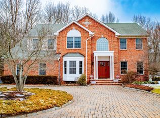 10 Eagle Dr, Towaco, NJ 07082